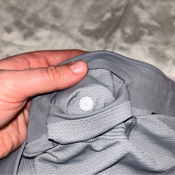 Lululemon Perforated Seamless Waist Shorts - Picture 2 of 4